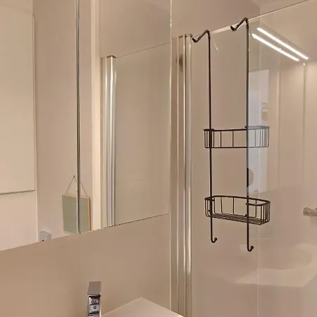 Deluxe Sun Apartment